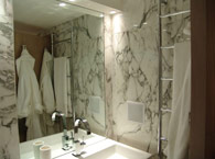 Hyde Park Gardens: Bathroom